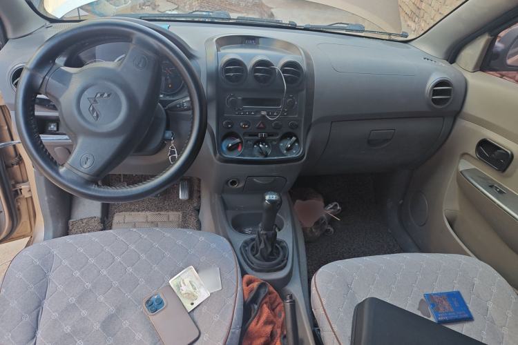 Used Wuling Hongguang 2014 1.2L Base Model China IV Center Console