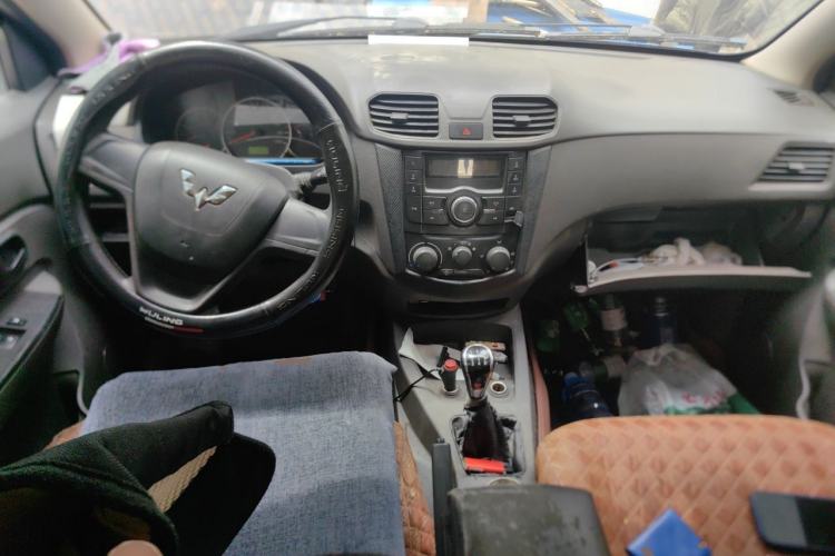 Used Wuling Hongguang 2014 1.2L Base Model China IV Center Console