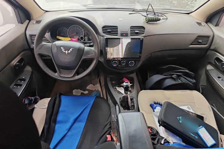 Used Wuling Hongguang 2014 1.5L S Standard Version Center Console