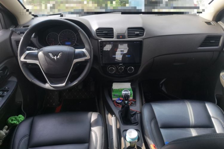 Used Wuling Hongguang 2014 1.5L S Standard Version Center Console