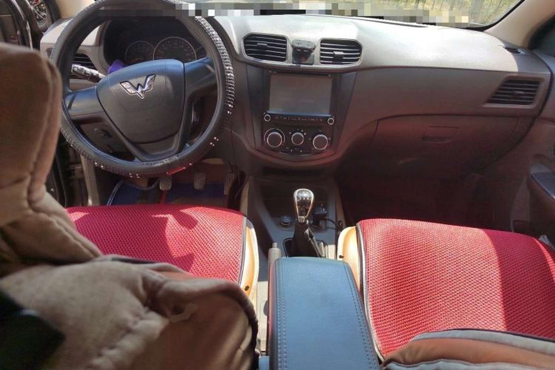 Used Wuling Hongguang 2014 1.5L S Standard Version Center Console