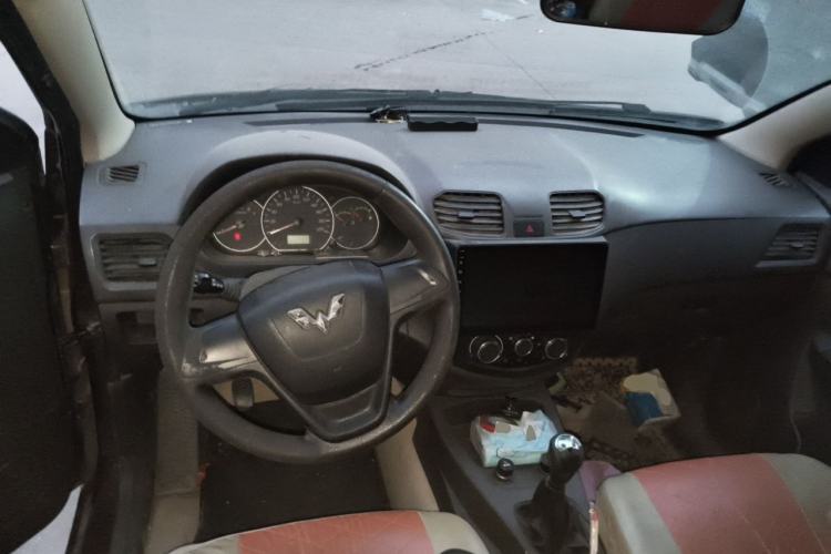 Used Wuling Hongguang 2014 1.5L S Standard Version Center Console