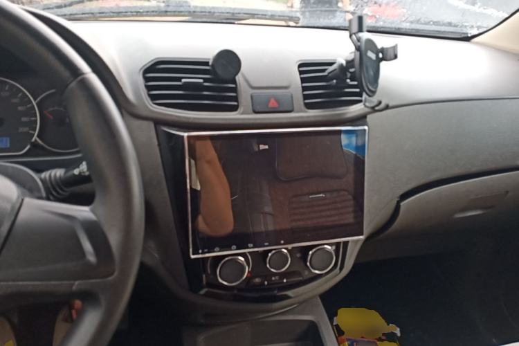 Used Wuling Hongguang 2014 1.5L S Standard Version Center Console