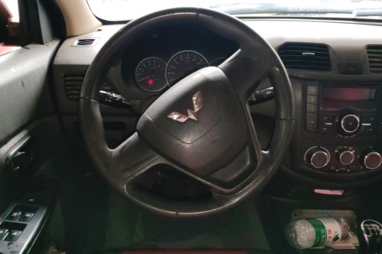 Used Wuling Hongguang 2014 1.5L S Standard Version Center Console