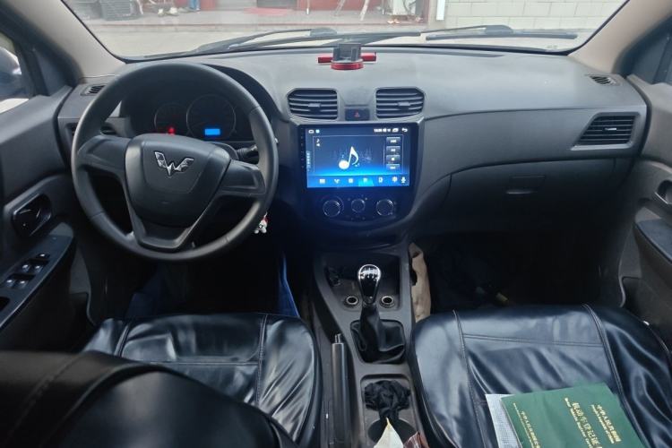 Used Wuling Hongguang 2014 1.5L S Standard Version Center Console