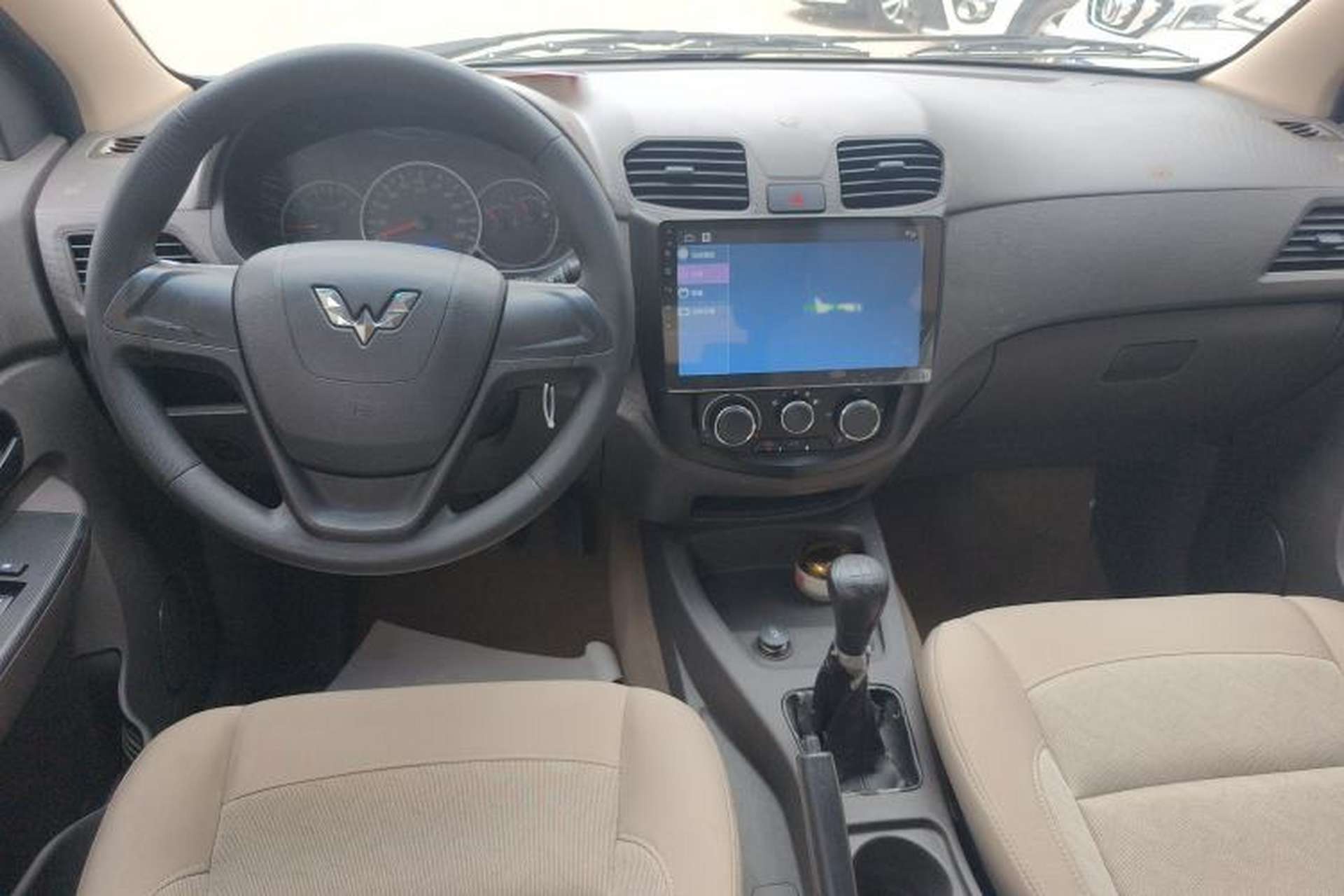 Used Wuling Hongguang 2014 1.5L S Standard Version Center Console