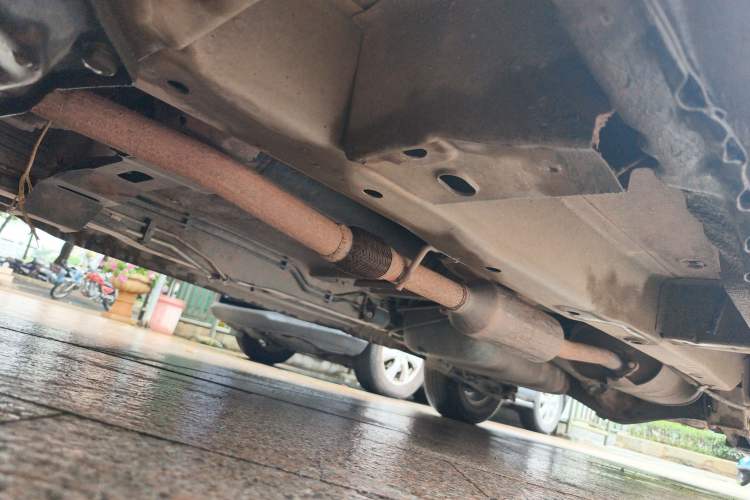 Used Wuling Hongguang 2014 1.5L S Standard Version Chassis Front Left