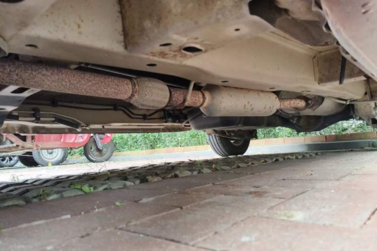 Used Wuling Hongguang 2014 1.5L S Standard Version Chassis Front Left