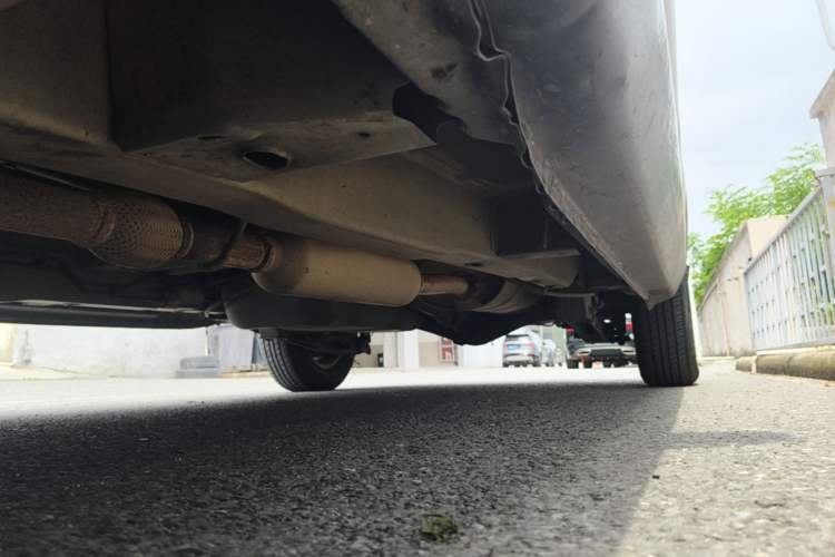 Used Wuling Hongguang 2014 1.5L S Standard Version Chassis Front Left