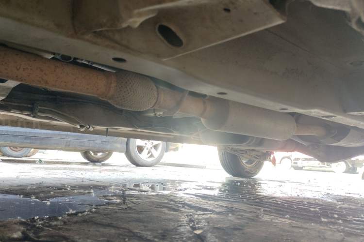Used Wuling Hongguang 2014 1.5L S Standard Version Chassis Front Left