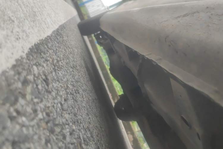 Used Wuling Hongguang 2014 1.5L S Standard Version Chassis Front Right