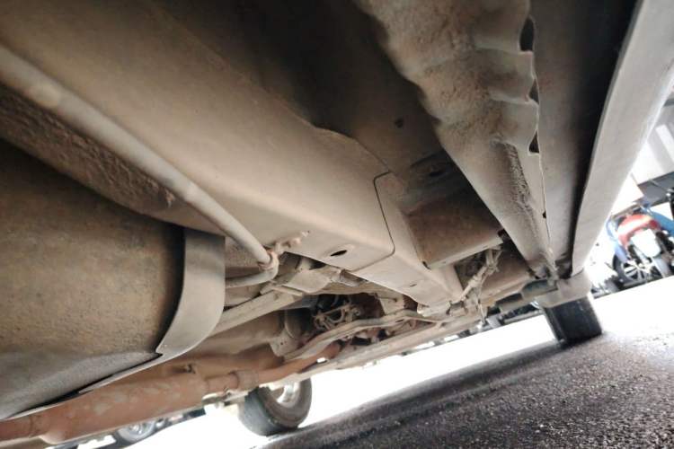 Used Wuling Hongguang 2014 1.5L Standard Version Chassis Front Right