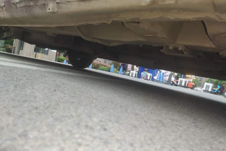 Used Wuling Hongguang 2014 1.5L S Standard Version Chassis Front Right