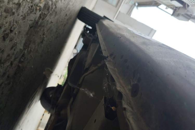 Used Wuling Hongguang 2014 1.5L S Standard Version Chassis Front Right