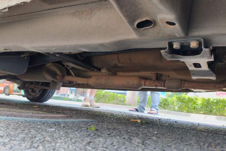Used Wuling Hongguang 2014 1.5L S Standard Version Chassis Front Right