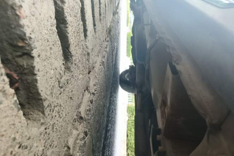 Used Wuling Hongguang 2014 1.5L S Comfort Model Chassis Front Right