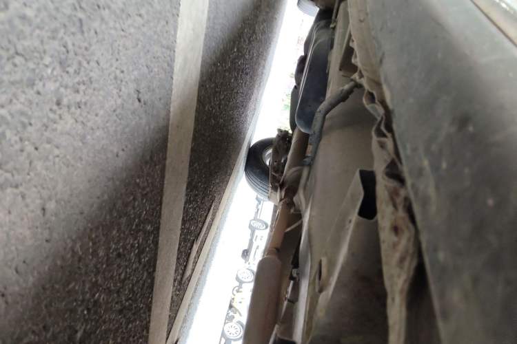 Used Wuling Hongguang 2014 1.5L S Comfort Model Chassis Front Right