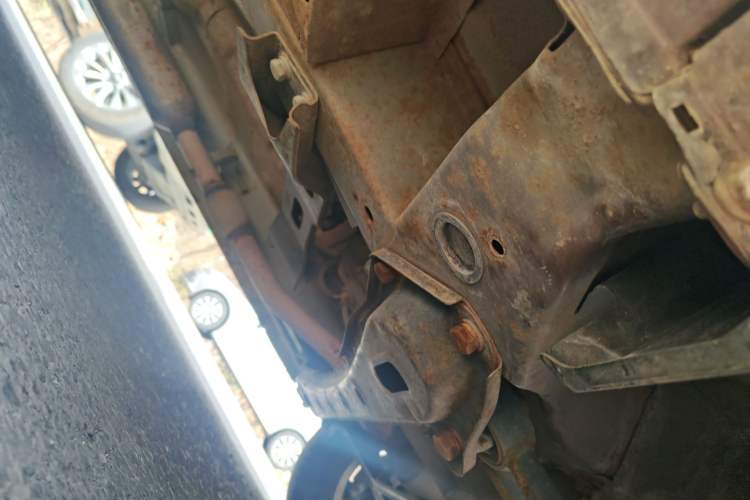 Used Wuling Hongguang 2014 1.5L S Comfort Model Chassis Front Right