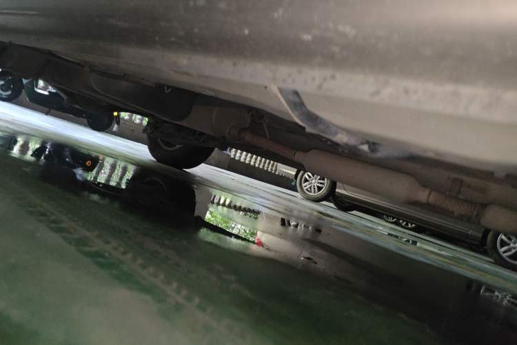 Used Wuling Hongguang 2014 1.5L S Standard Version Chassis Front Right