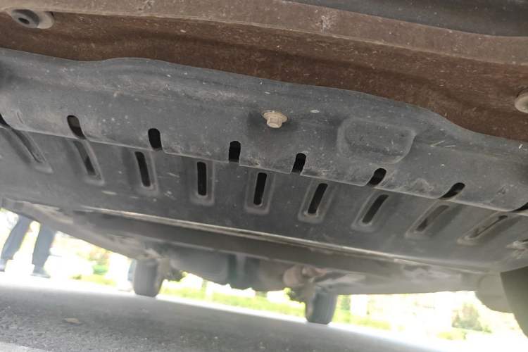 Used Wuling Hongguang 2014 1.5L S Comfort Model Chassis Front