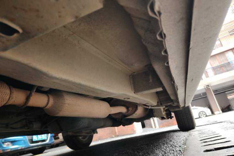 Used Wuling Hongguang 2014 1.5L Standard Version Chassis Rear Left