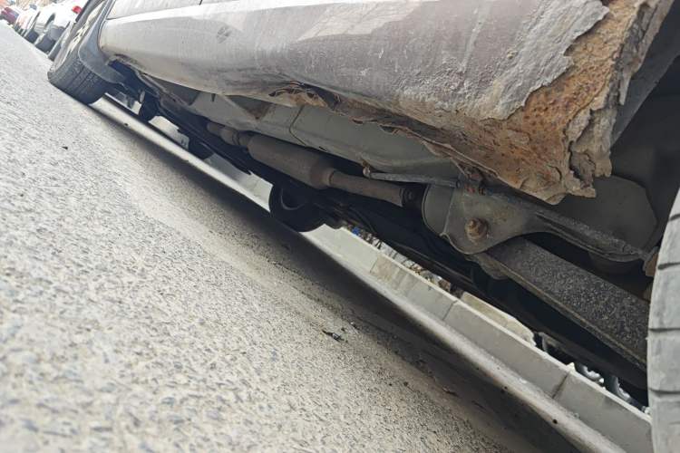 Used Wuling Hongguang 2014 1.5L S Standard Version Chassis Rear Left