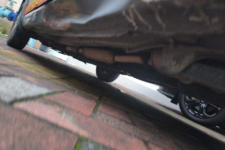 Used Wuling Hongguang 2014 1.5L S Standard Version Chassis Rear Left