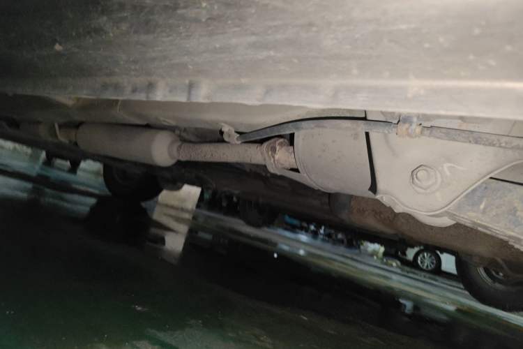 Used Wuling Hongguang 2014 1.5L S Standard Version Chassis Rear Left