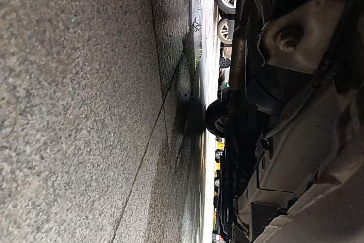 Used Wuling Hongguang 2014 1.5L S Standard Version Chassis Rear Right