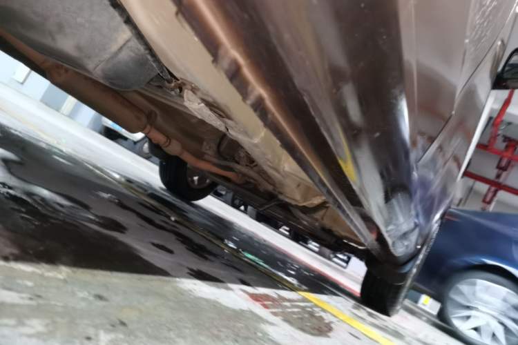 Used Wuling Hongguang 2014 1.5L S Standard Version Chassis Rear Right