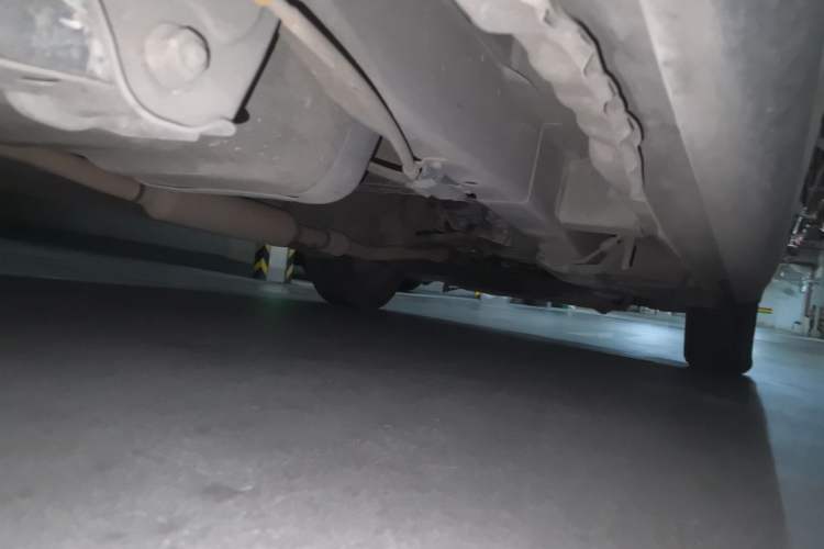 Used Wuling Hongguang 2014 1.5L S Luxury Model Chassis Rear Right
