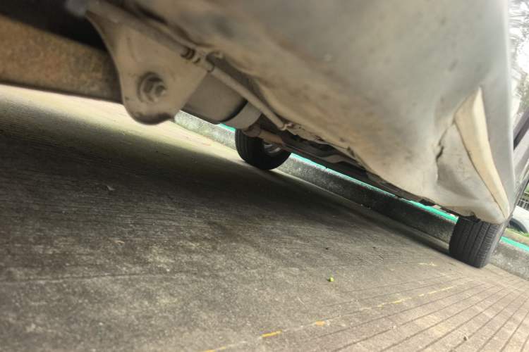 Used Wuling Hongguang 2014 1.5L S Automatic Comfort Edition Chassis Rear Right