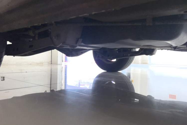 Used Wuling Hongguang 2014 1.5L S Standard Version Chassis Rear Right