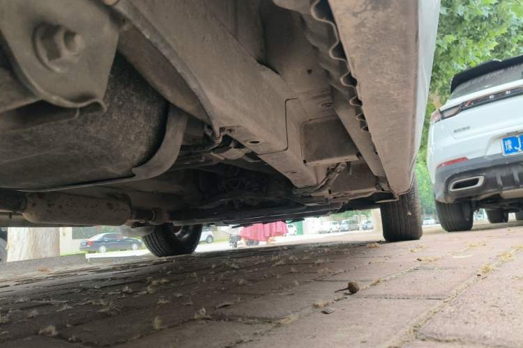 Used Wuling Hongguang 2014 1.5L S Standard Version Chassis Rear Right