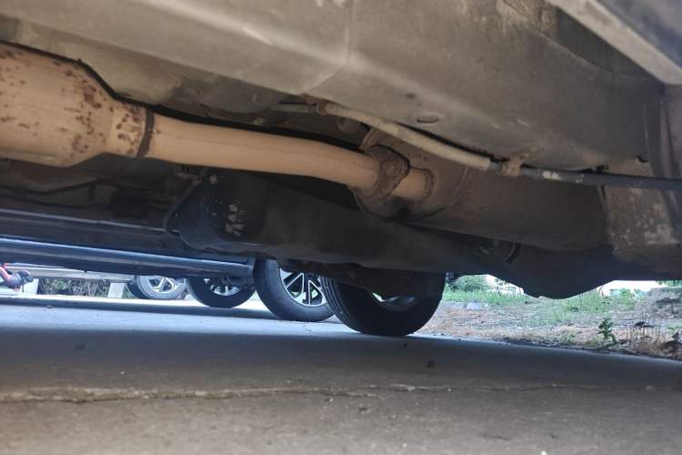 Used Wuling Hongguang 2014 1.5L S Standard Version Chassis Rear Right