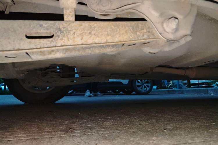 Used Wuling Hongguang 2014 1.5L S Automatic Luxury Model Chassis Rear Right