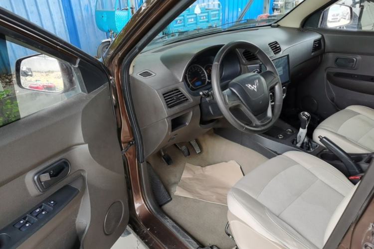 Used Wuling Hongguang 2014 1.5L S Standard Version Driver Seat