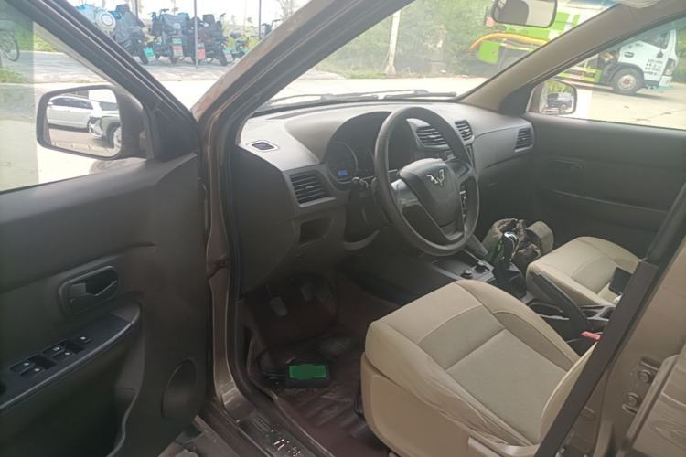 Used Wuling Hongguang 2014 1.5L S Standard Version Driver Seat