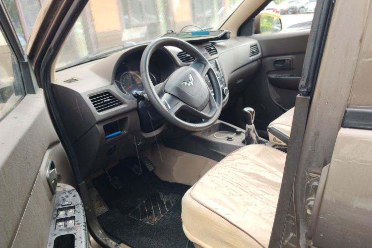 Used Wuling Hongguang 2014 1.5L S Standard Version Driver Seat