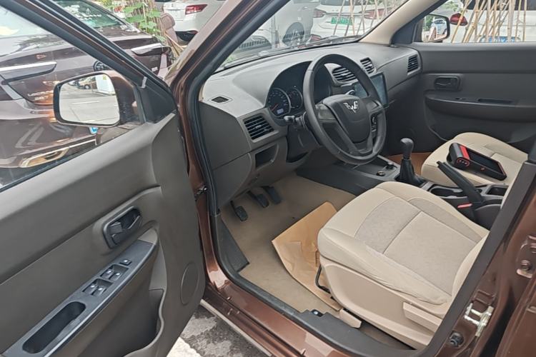 Used Wuling Hongguang 2014 1.5L S Standard Version Driver Seat