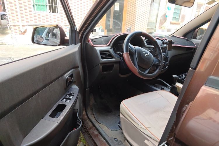 Used Wuling Hongguang 2014 1.5L S Standard Version Driver Seat