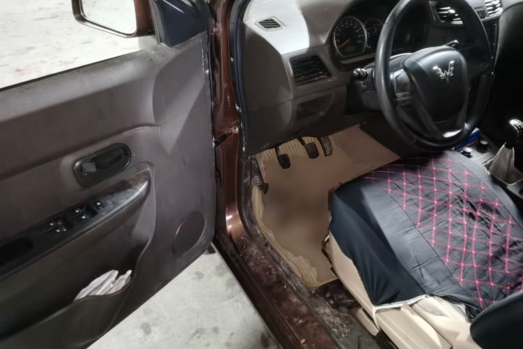 Used Wuling Hongguang 2014 1.5L S Standard Version Driver Seat