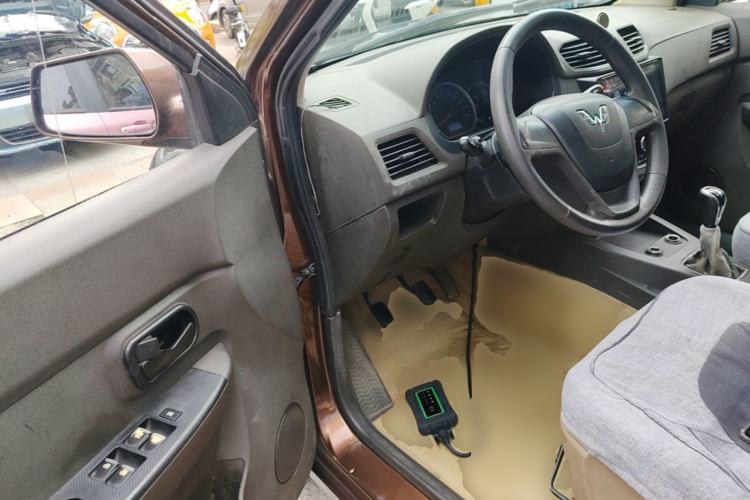 Used Wuling Hongguang 2014 1.2L S Standard Version China IV Standard Driver Seat