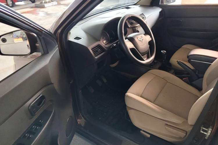 Used Wuling Hongguang 2014 1.5L S Standard Version Driver Seat