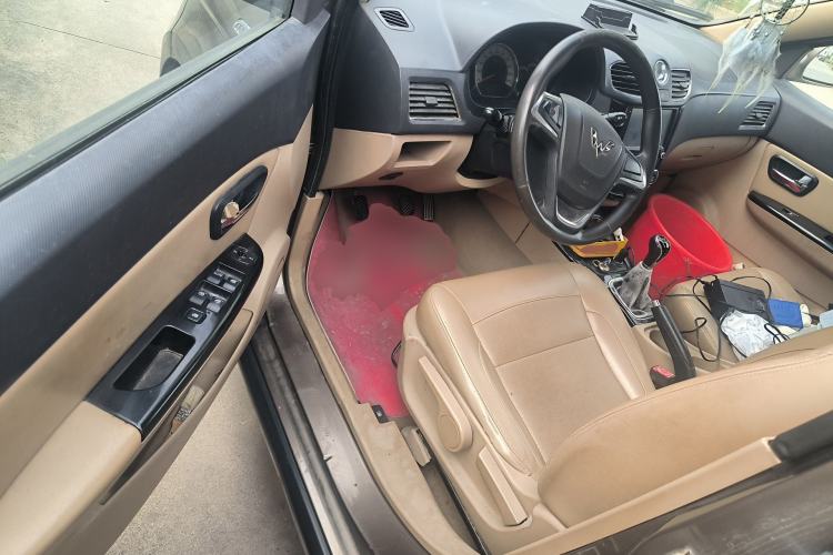 Used Wuling Hongguang 2014 1.5L S Luxury Model Driver Seat