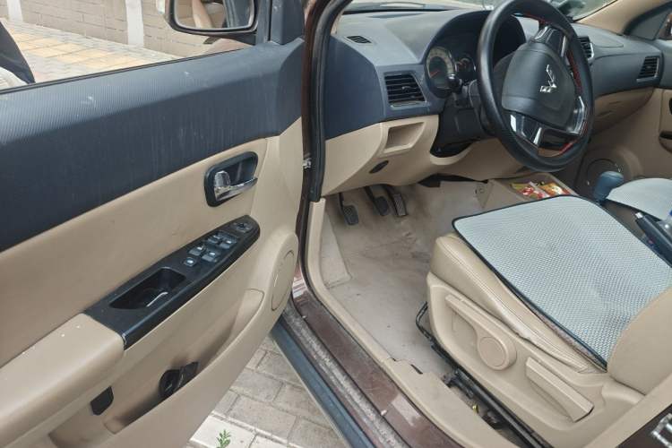 Used Wuling Hongguang 2014 1.2L S Standard Version China IV Standard Driver Seat