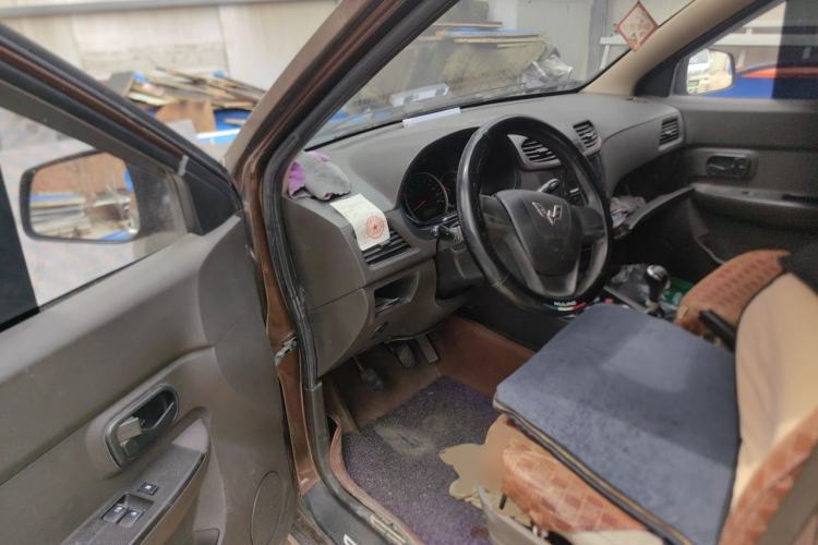 Used Wuling Hongguang 2014 1.2L Base Model China IV Driver Seat