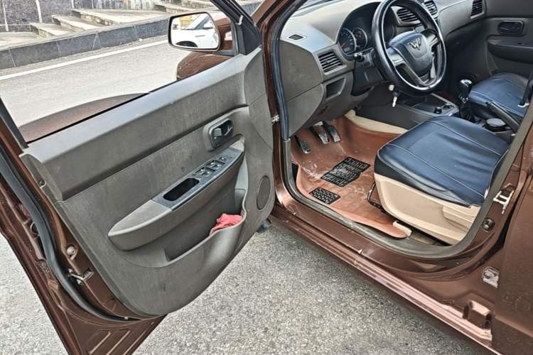 Used Wuling Hongguang 2014 1.2L S Standard Version China IV Standard Driver Seat