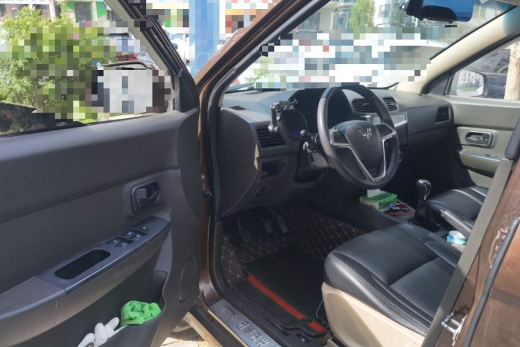 Used Wuling Hongguang 2014 1.5L S Standard Version Driver Seat
