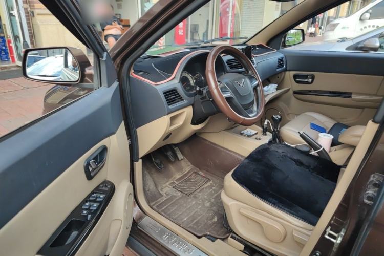 Used Wuling Hongguang 2014 1.5L S Comfort Model Driver Seat